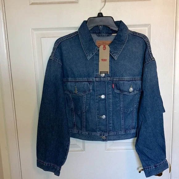 NWT Levi’s Cropped Denim Trucker Jacket MSRP $79.50 Eco Blue Denim - Picture 2 of 9